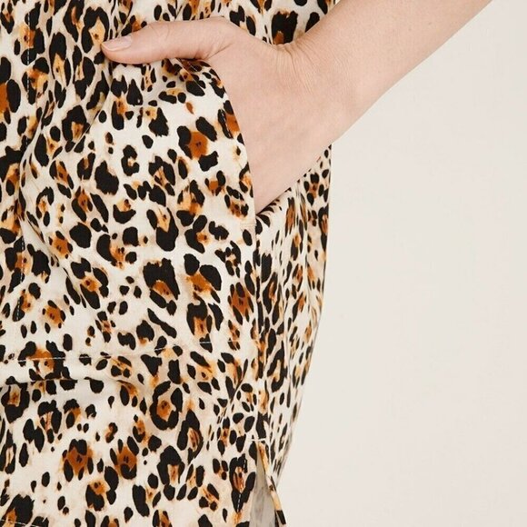 Chico's Leopard Print Tunic Top Sz Petite Large Short Sleeve Square Neck Pockets - Picture 3 of 8